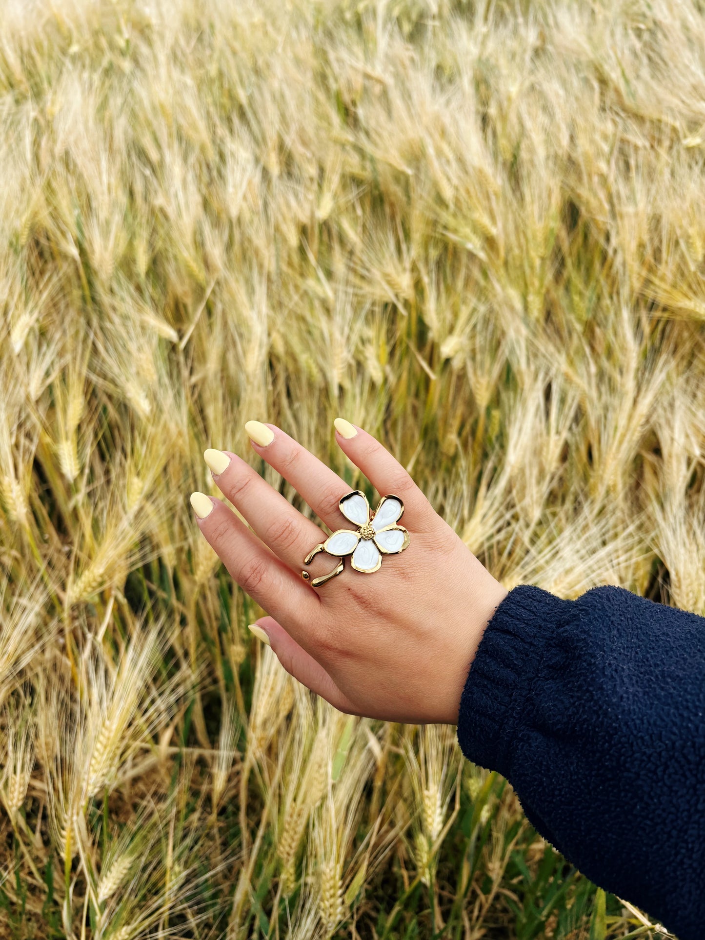 LOU flower ring (adjustable)