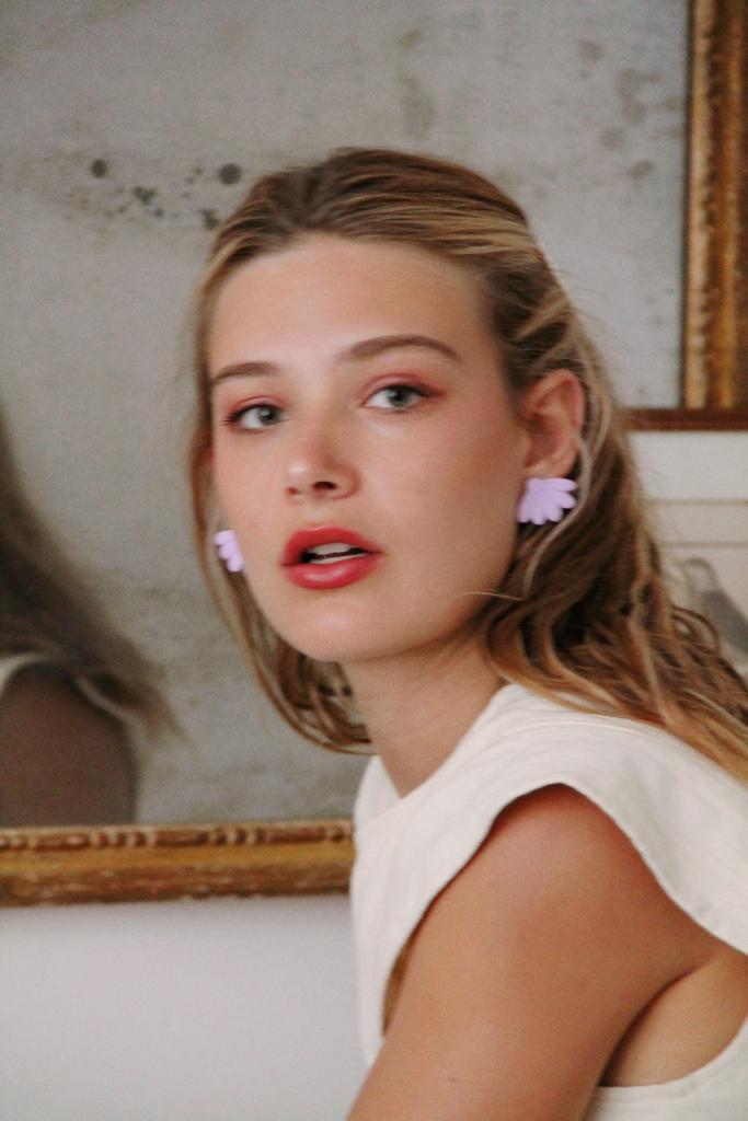 KANITA stud earrings