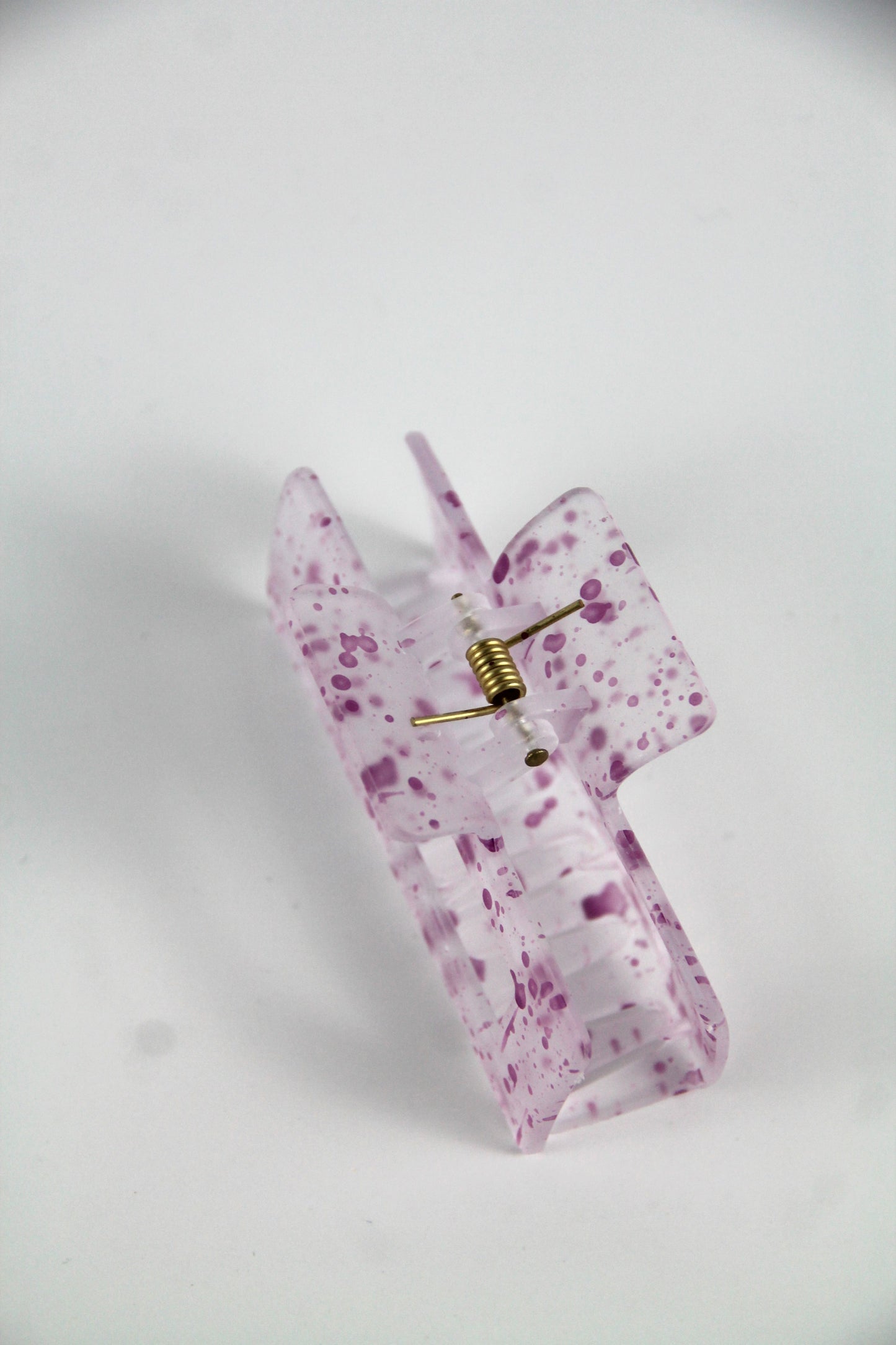 MIA hair claw