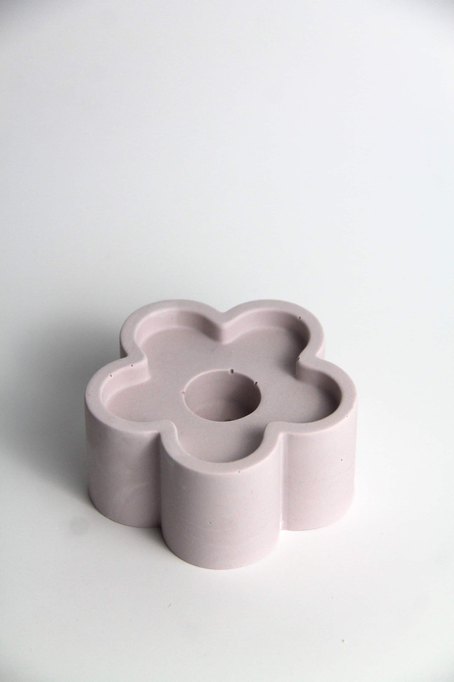 Pippa flower candle holder - Custom made