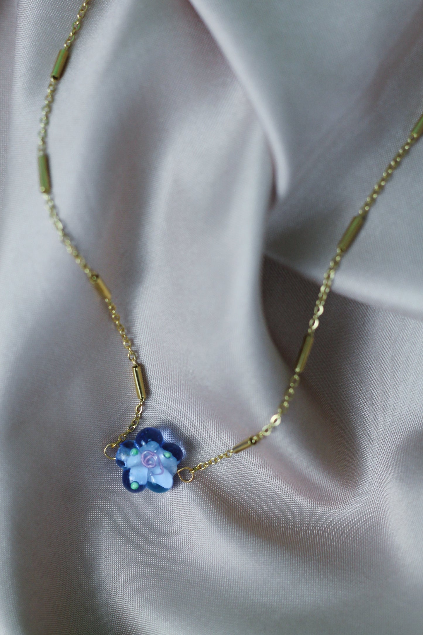 LILOU flower necklace