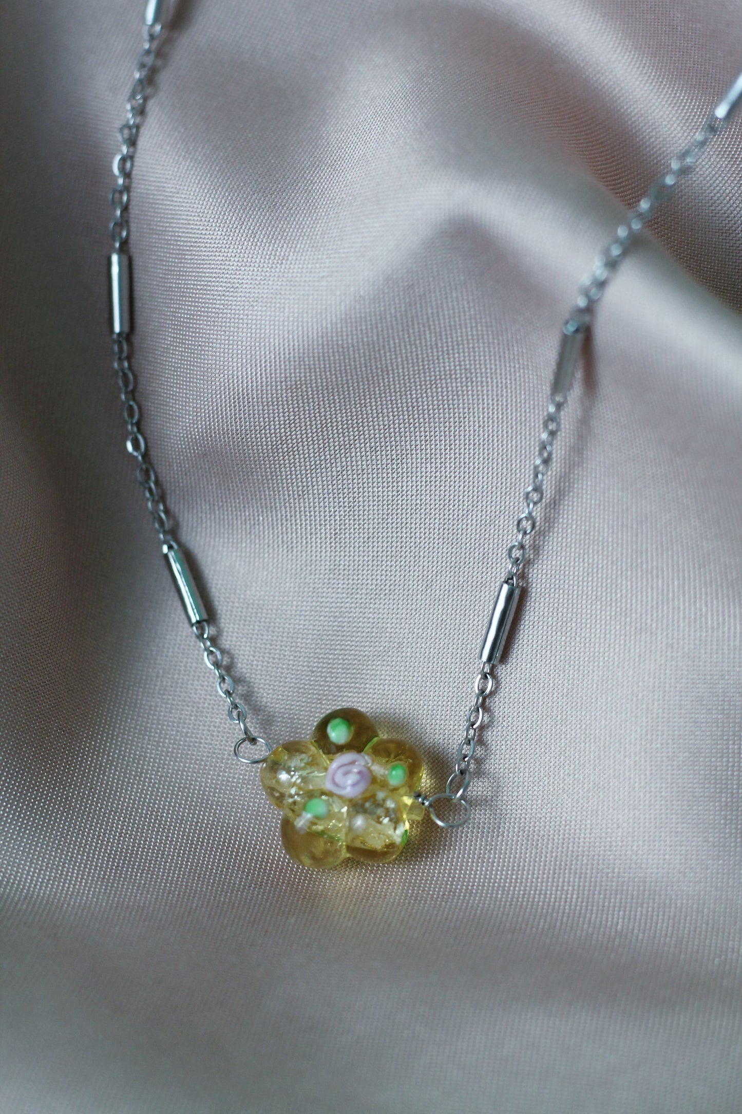 LILOU flower necklace
