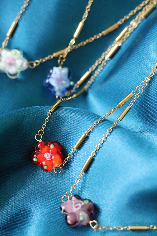 LILOU flower necklace