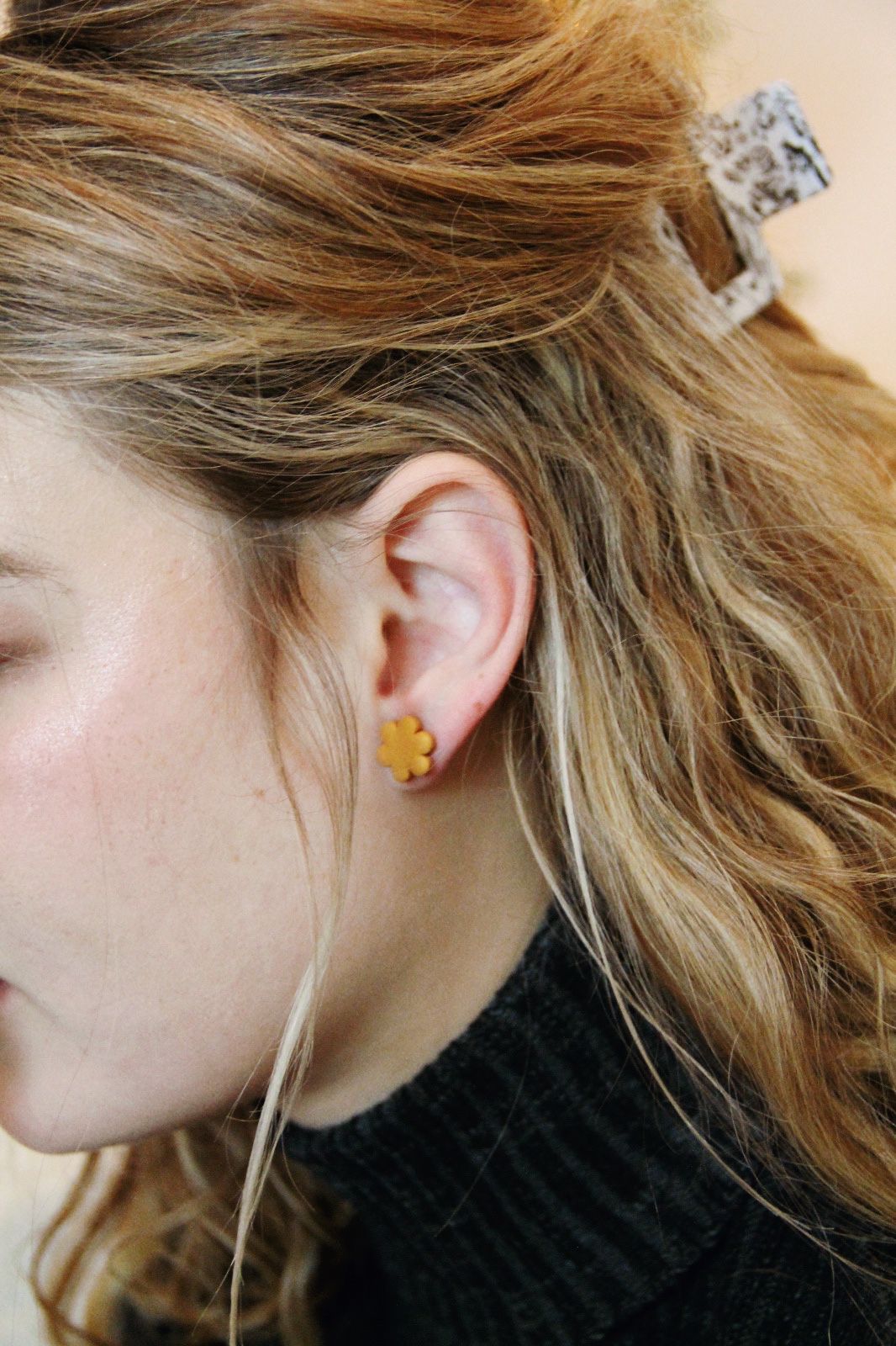 DAISY stud earrings
