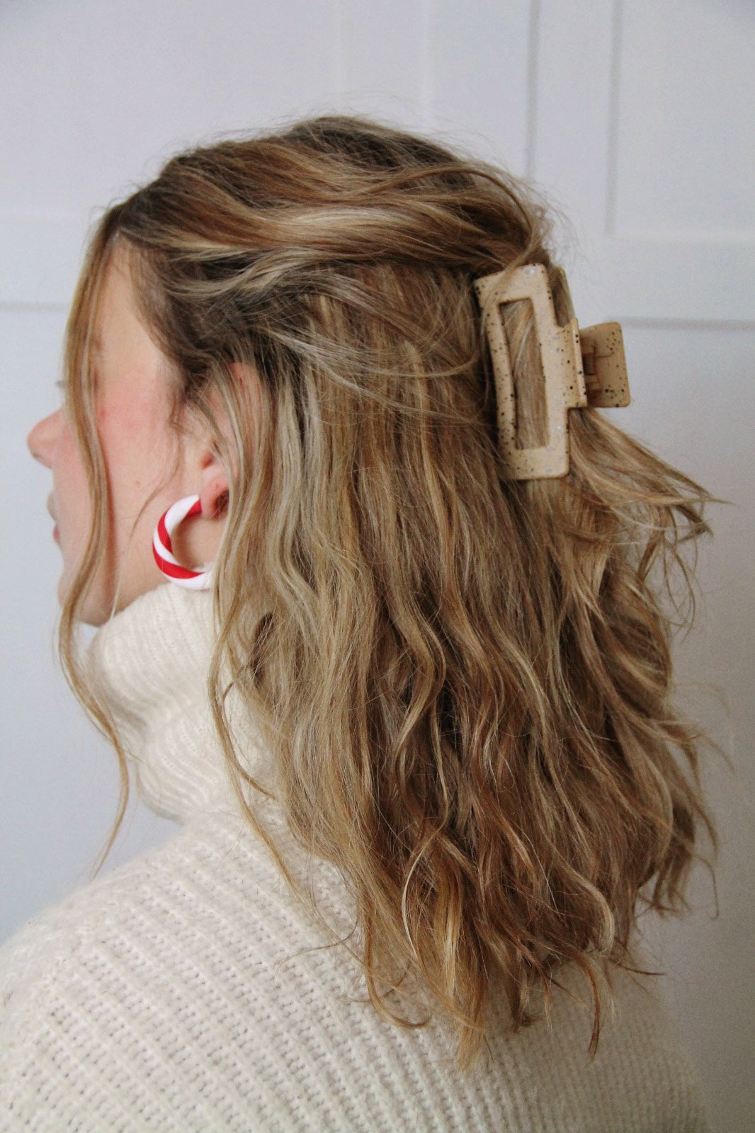 MIA hair claw