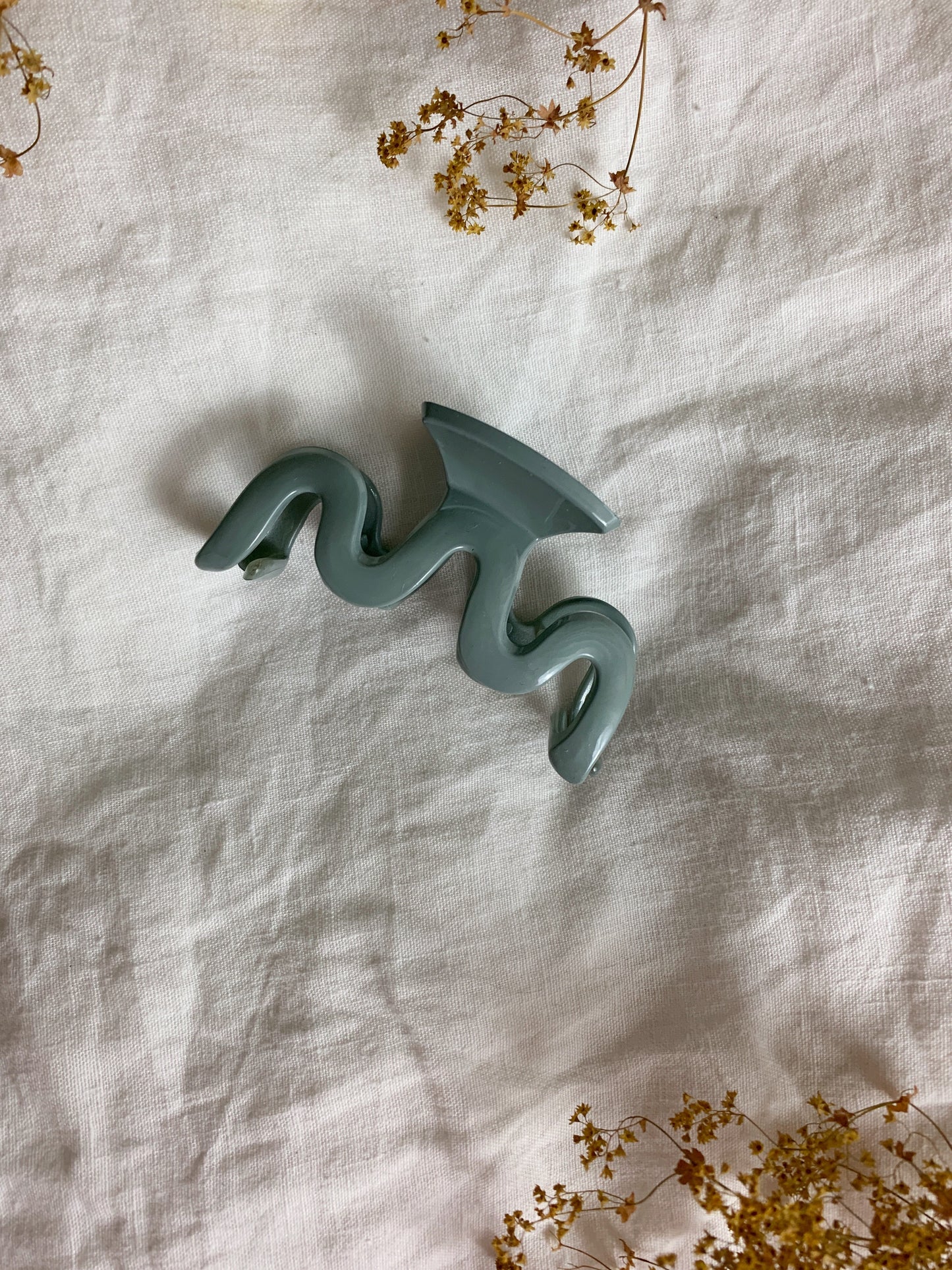 GRACE hair claw