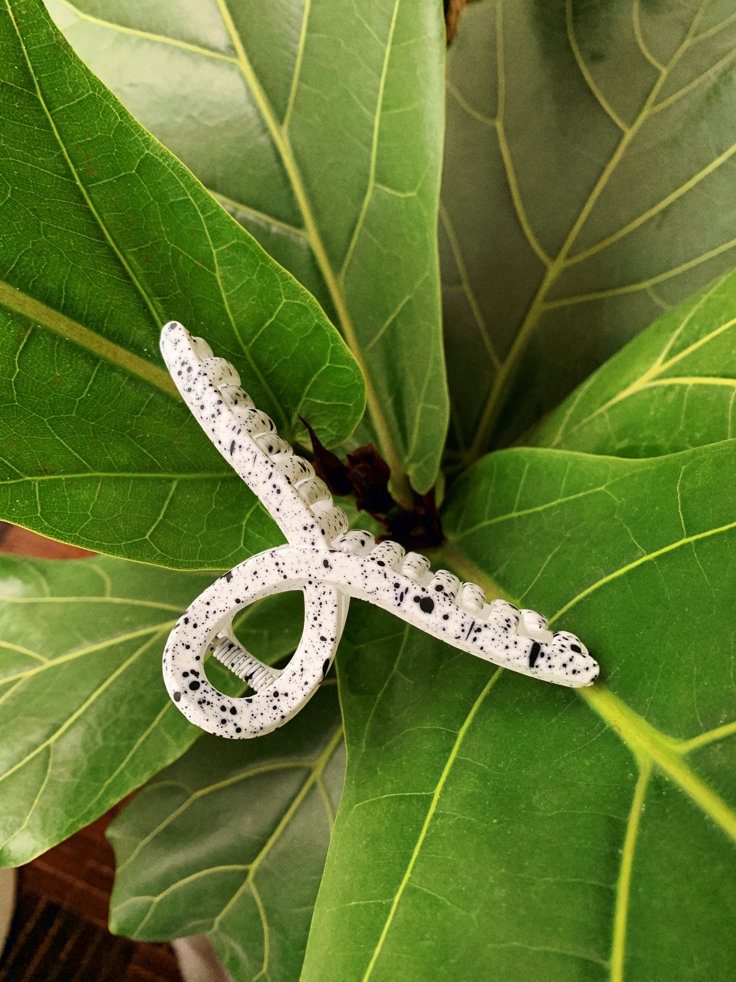 OLGA hair claw - White