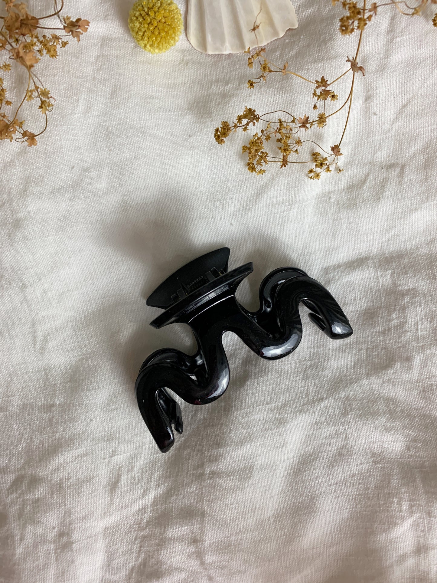 GRACE hair claw