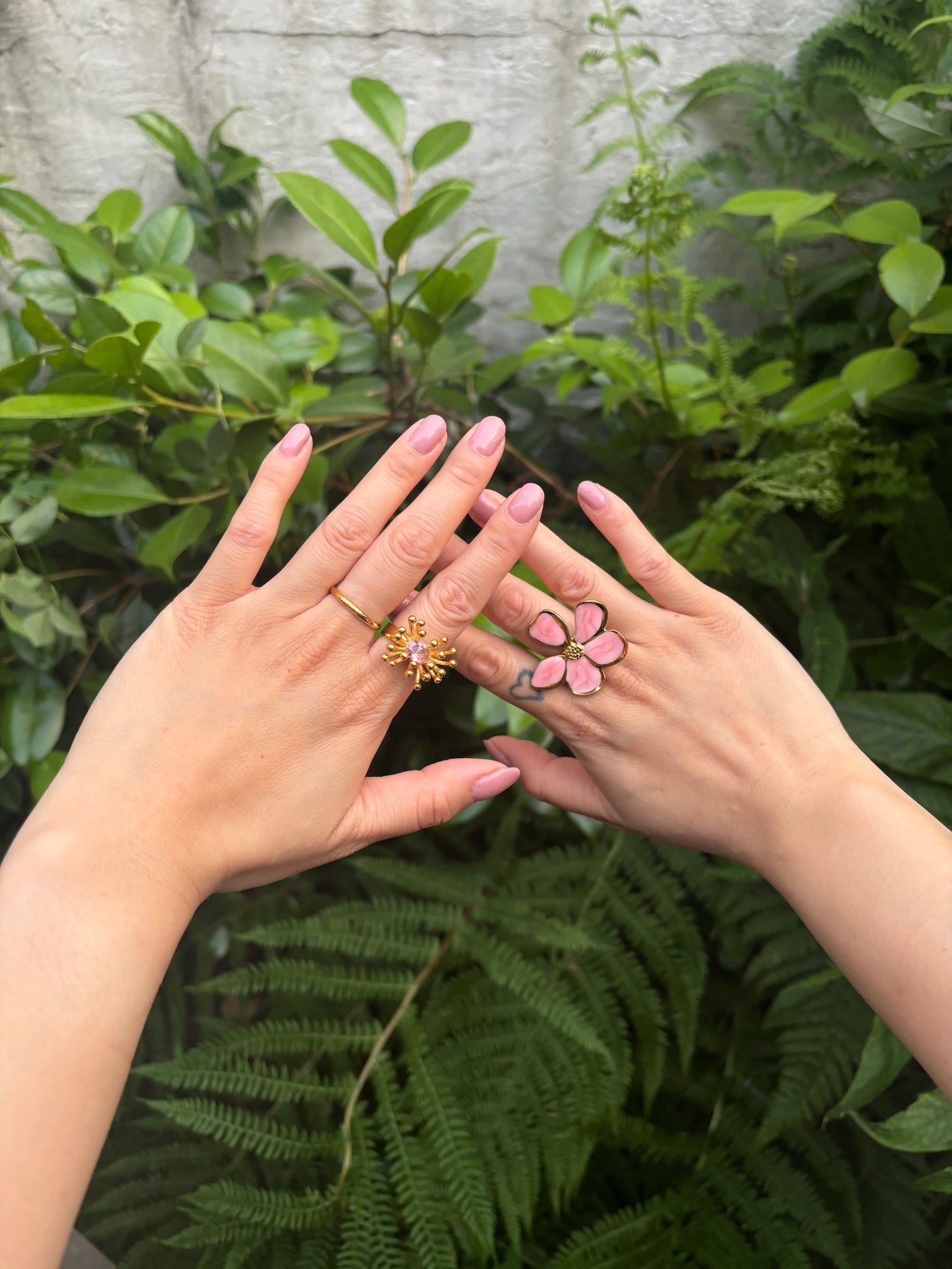 LOU flower ring (adjustable)