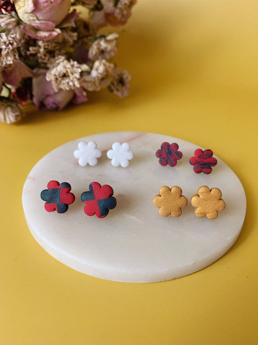 DAISY stud earrings