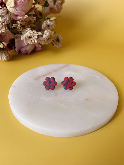 DAISY stud earrings - Marbled red and black
