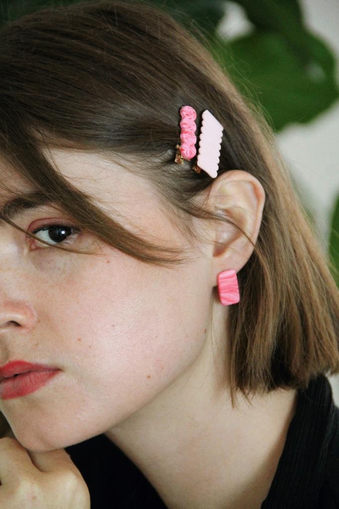 MIE stud earrings - Pink & Red