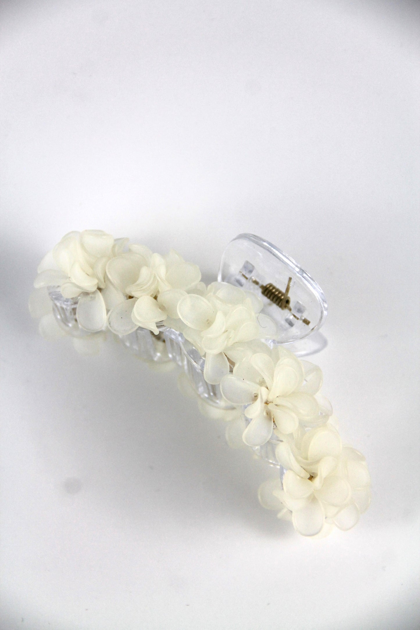 Big FLEUR flower hair claw - White