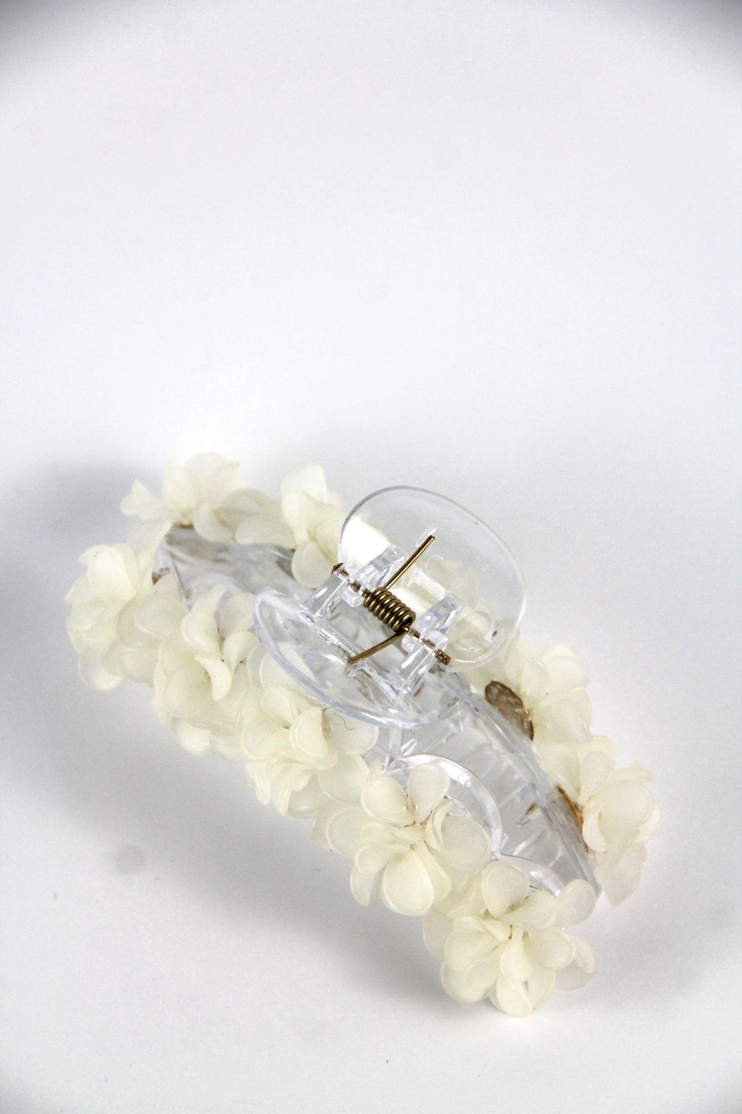 Big FLEUR flower hair claw - White