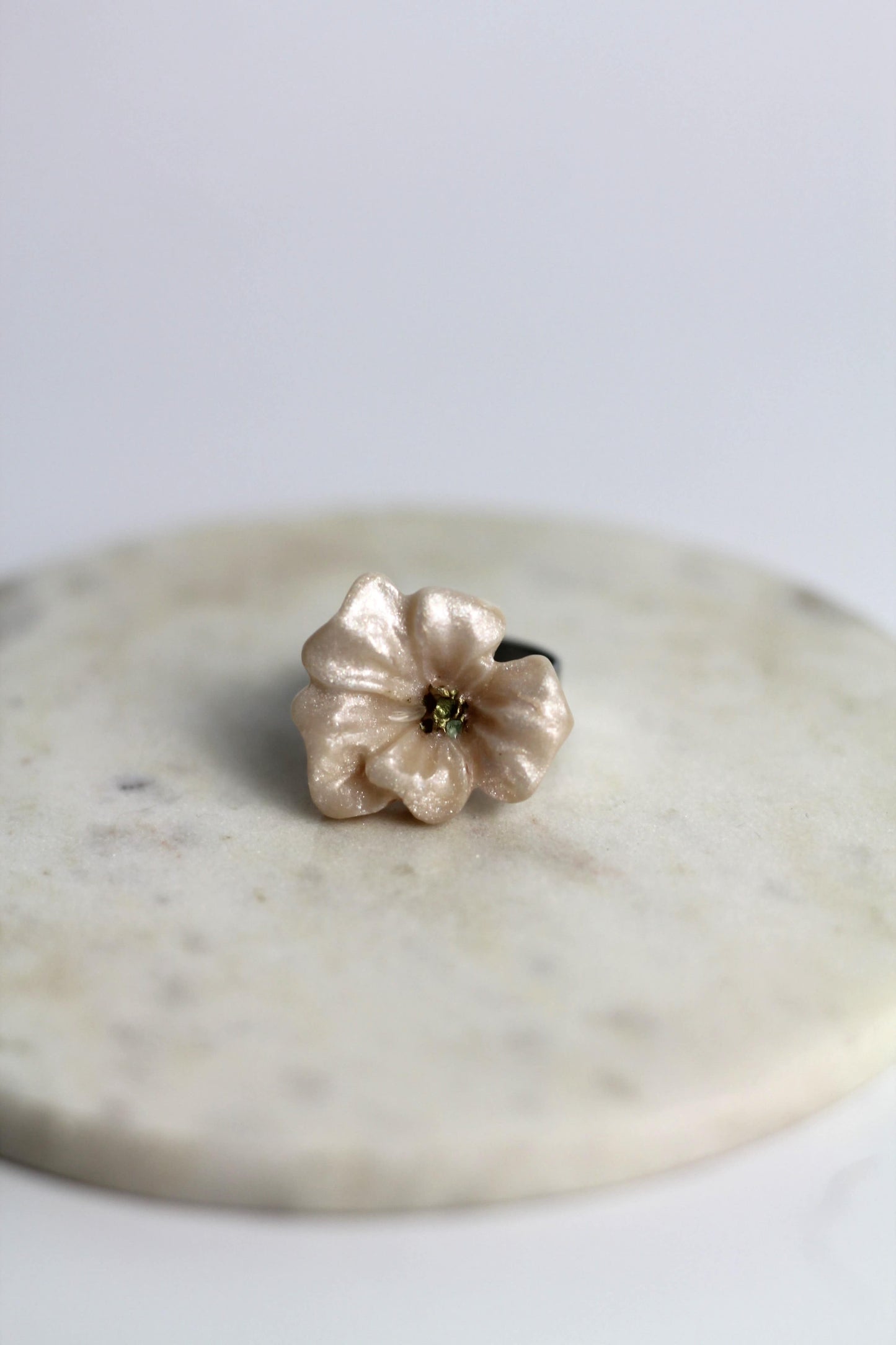 Flower Power ring - Buttercup - White