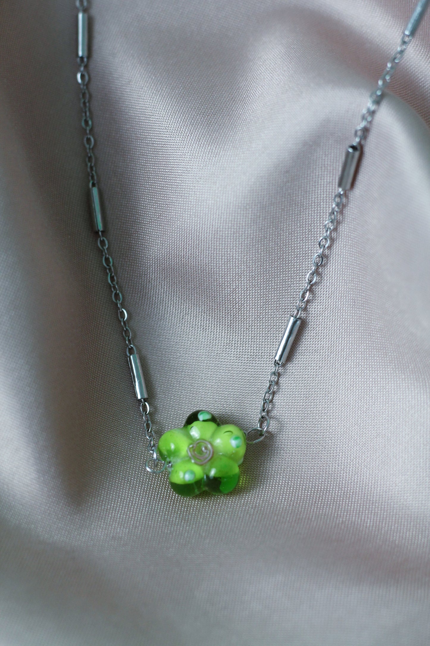 LILOU flower necklace - Green