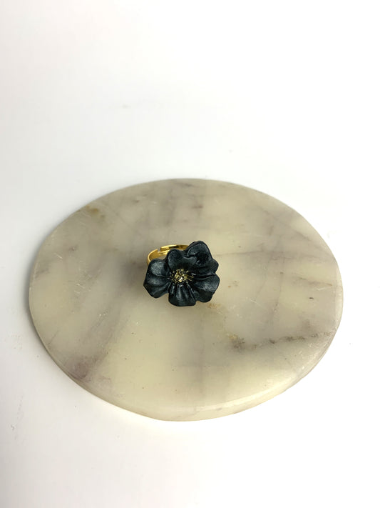 Flower Power ring - Buttercup - Pearly black