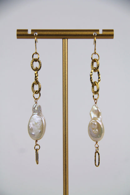 Freshwater pearl AIKO earrings