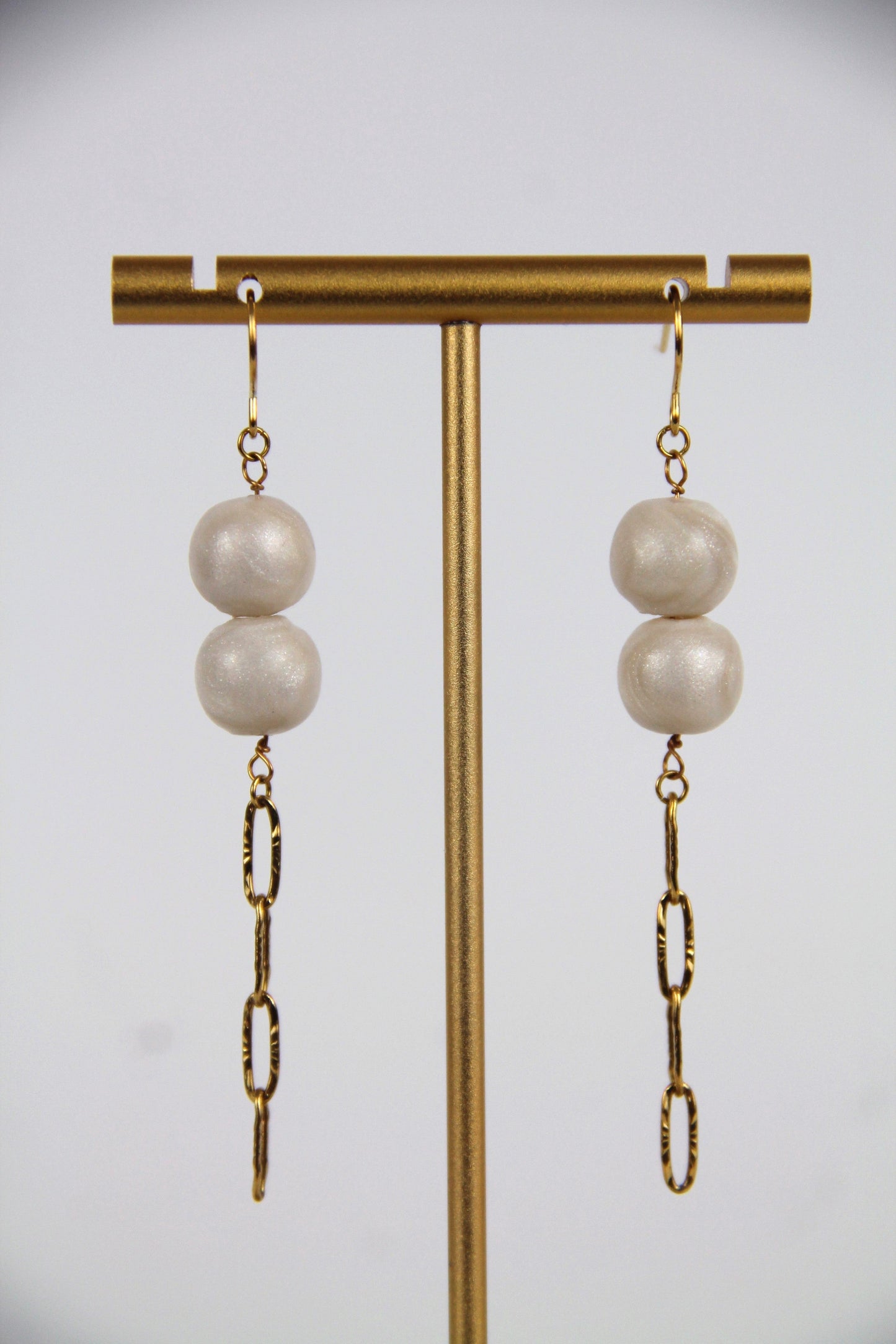 AVA bead earrings - White