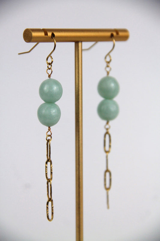 AVA bead earrings - Pearly light blue