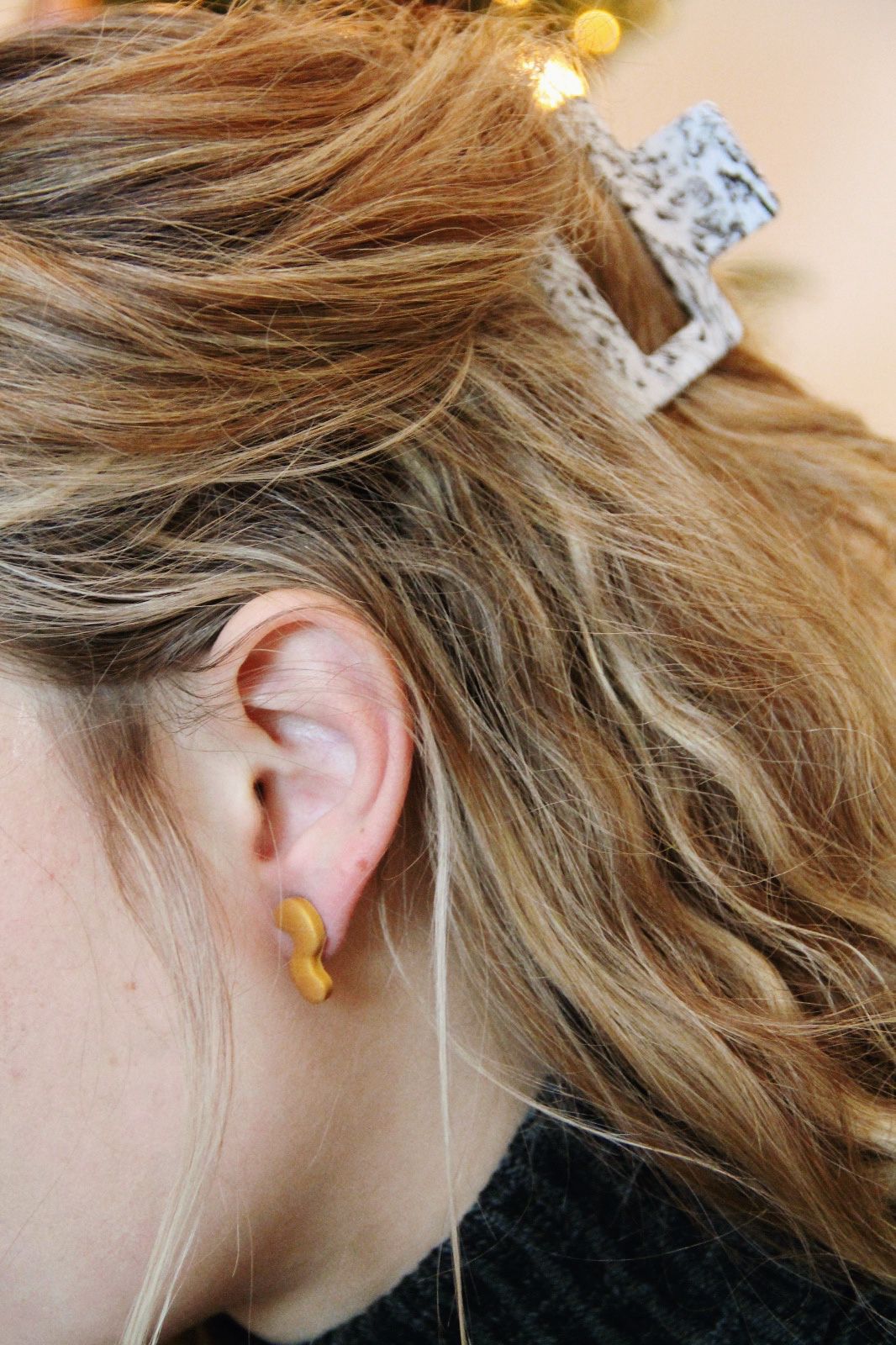 LOLA stud earrings