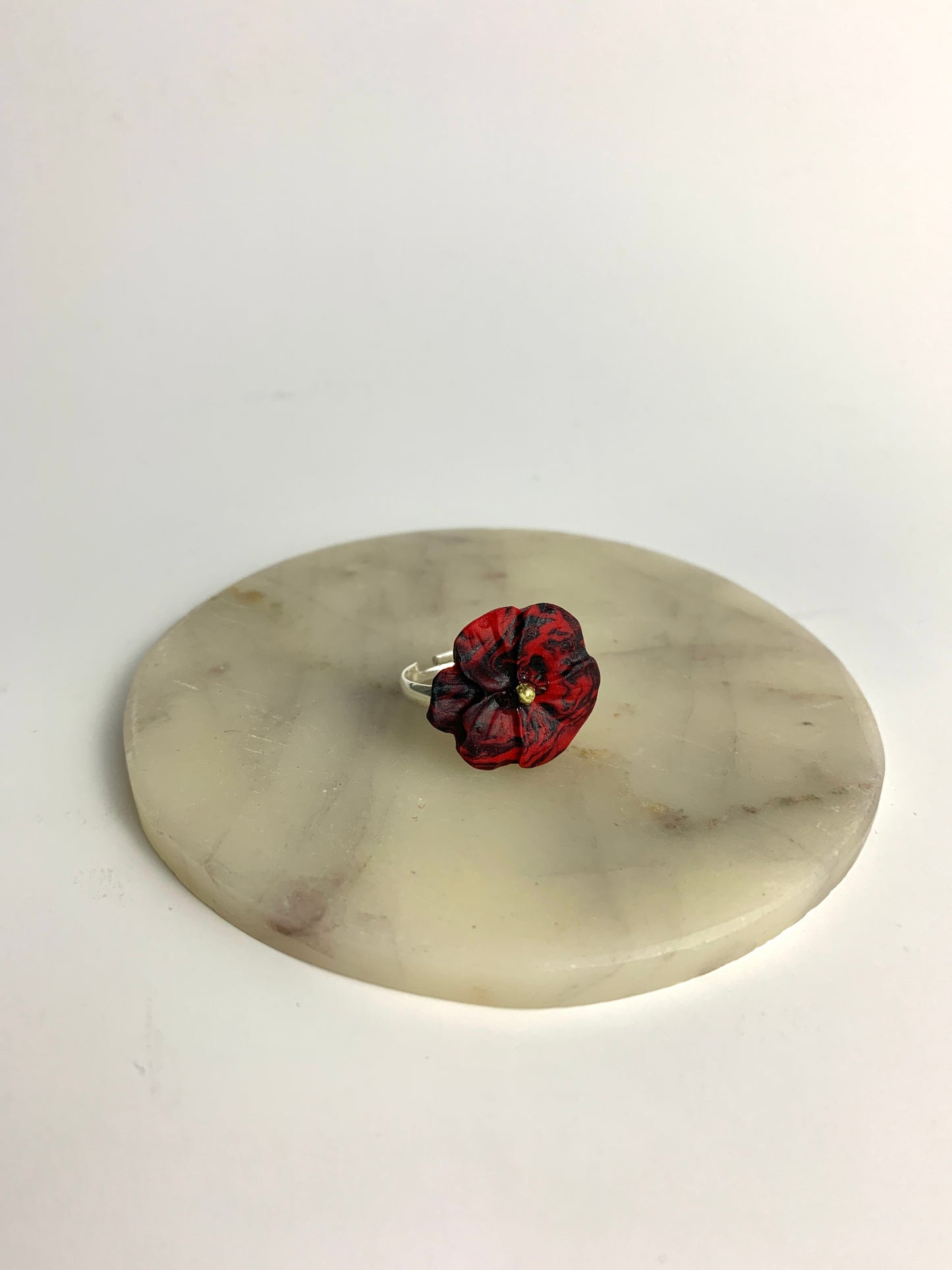 Flower Power ring - Poppy - Marbled red and black