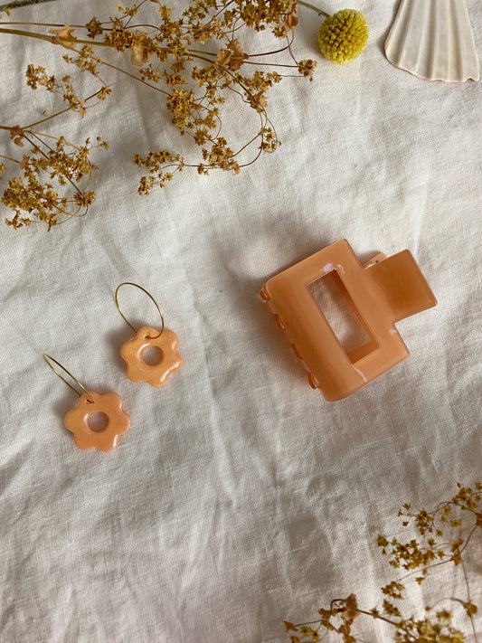LOUISE flower earrings (charms) - Light orange