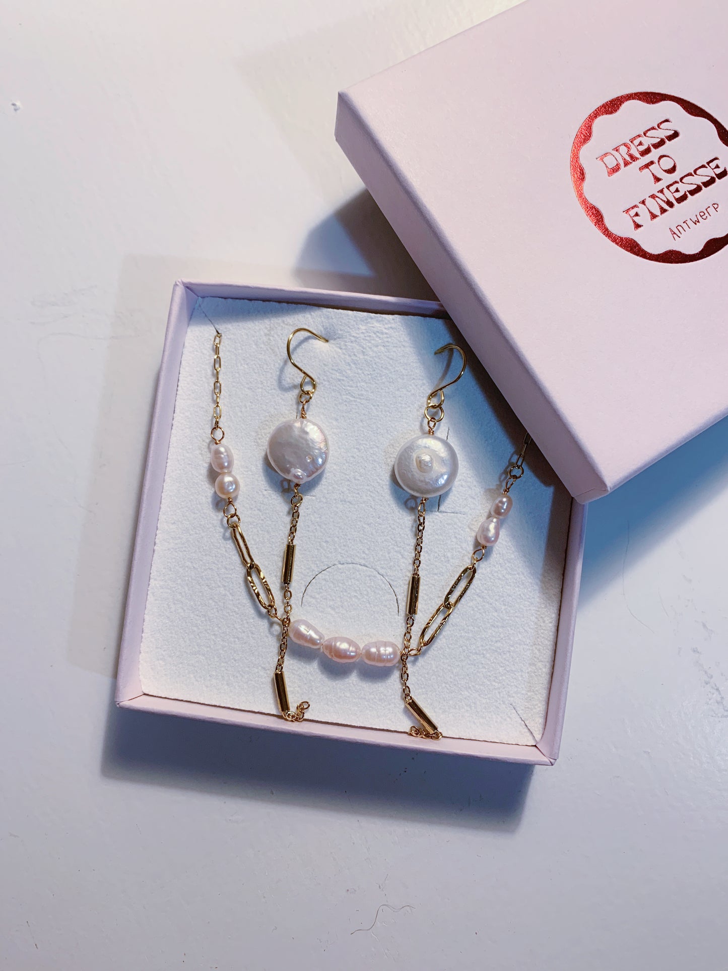 Freshwater pearl JUNO earrings